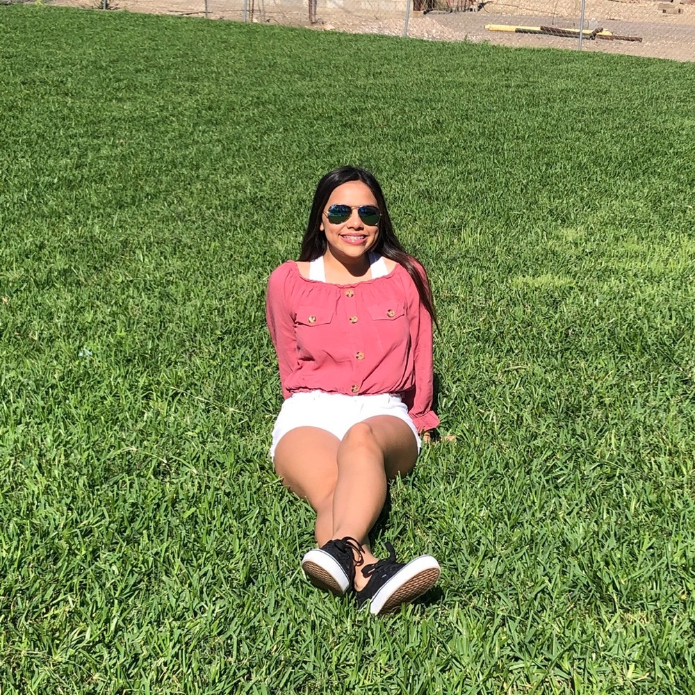 Cute pink button top!